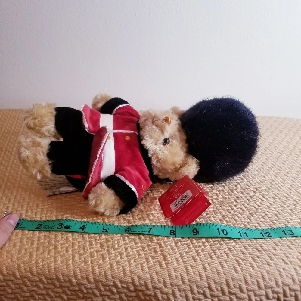 Nwt keel toys kindon guardsman bear plush